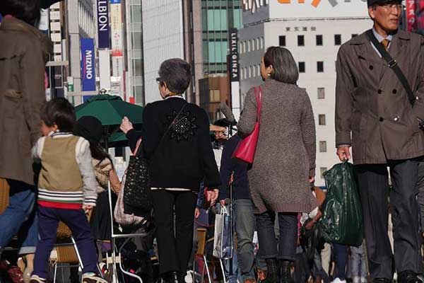 Dünya nüfusu yaşlanıyor