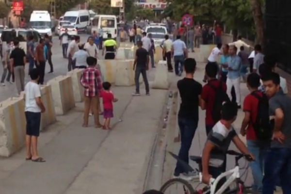 Çocuk kavgasına büyükler karıştı: 8 kişi yaralandı