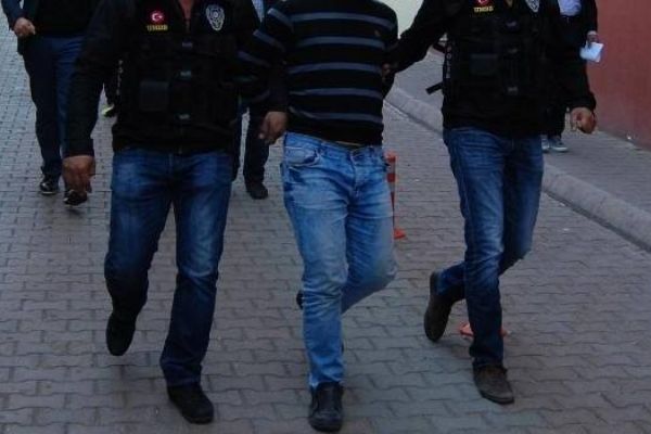 Bin 552 adet gümrük kaçağı parfüm ele geçirildi