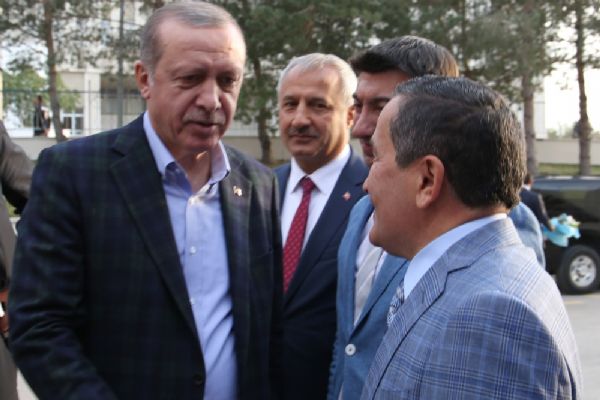 Cumhurbaşkanı Recep Tayyip Erdoğan'dan belediyeye ziyaret
