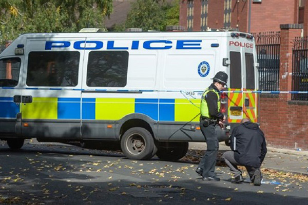 İngiltere'de Müslüman çocuğa bıçaklı saldırı