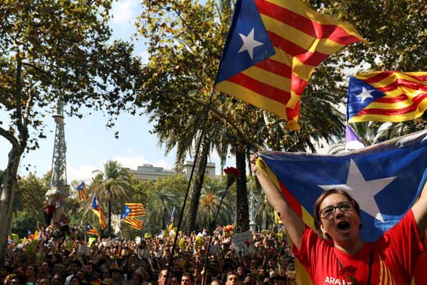 Katalanlar bağımsızlık için sandık başında
