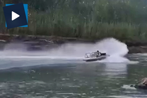 Ev yapımı botla resmen drift yaptı!