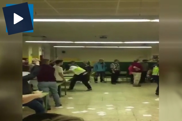 Sandıklara ve oy pusulalarına el koydular