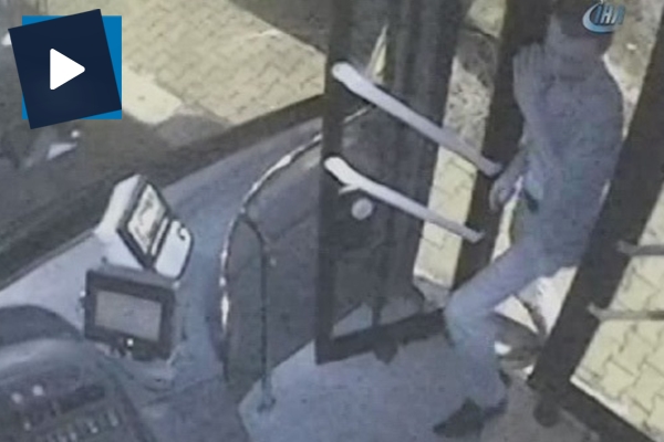 Halk otobüslerine dadanan hırsız güvenlik kamerasında