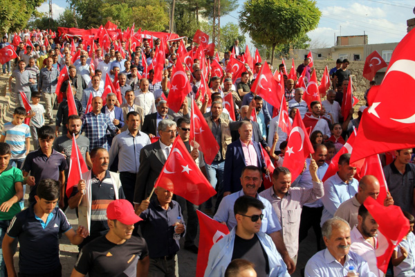 Diyarbakır'da 'teröre lanet' yürüyüşü
