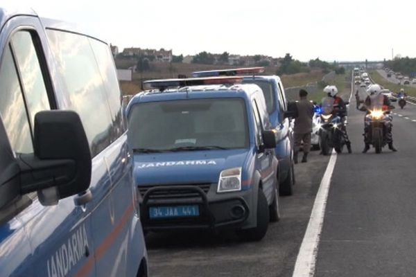 Silivri'de kuyumcu aracını durdurarak 10 kilo altın çaldılar