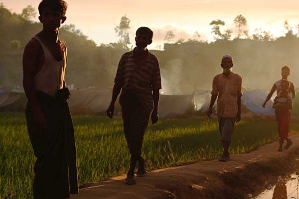 Bangladeş'ten Myanmar'a: Arakanlı Müslümanları geri alın