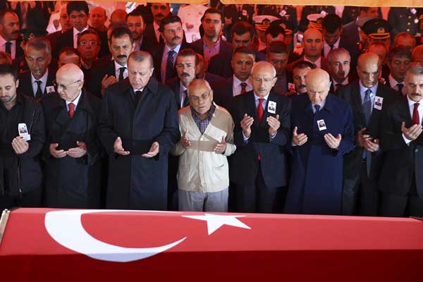 Şehit Yüzbaşı Erdal için tören düzenlendi