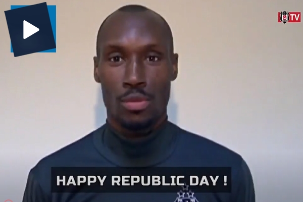 Beşiktaşlı futbolcular Çin'in milli gününü kutladı