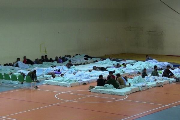 70 Afgan uyruklu kaçak yakalandı