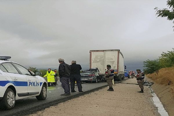 Ordu'da düğün dönüşü kaza: Damat öldü, gelin ağır yaralı