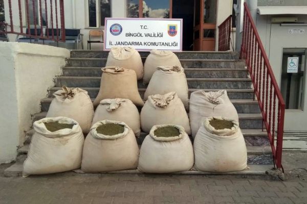 Bingöl'de 405 kilogram esrar yakalandı