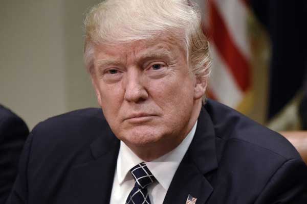 Trump Tillerson'ı uyardı