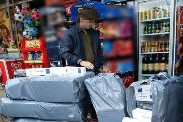 Samsun'da market deposundan binlerce kaçak sigara çıktı