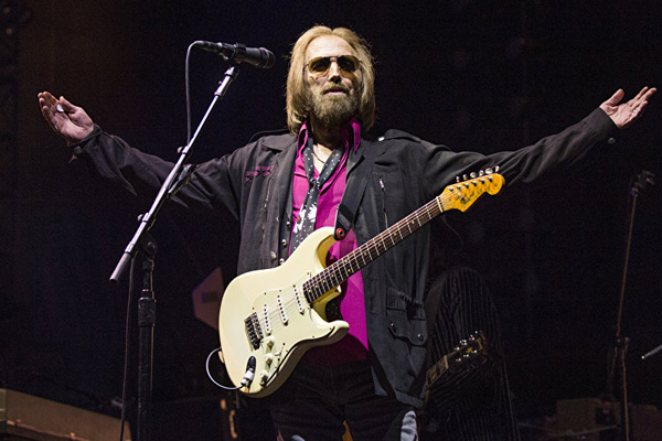 ABD'li ünlü şarkıcı yaşamını yitirdi