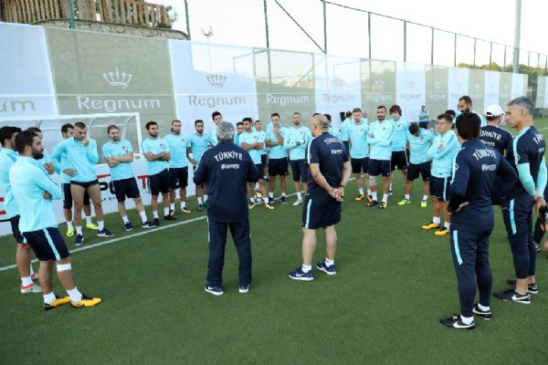 A Millilerin Antalya kampı başladı