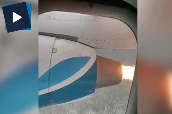 Yolcu uçağının motoru alev aldı!