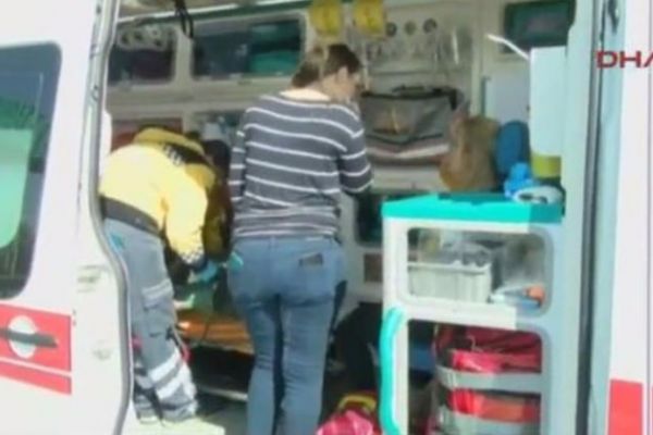 Bahçeşehir'de otobüs devrildi!