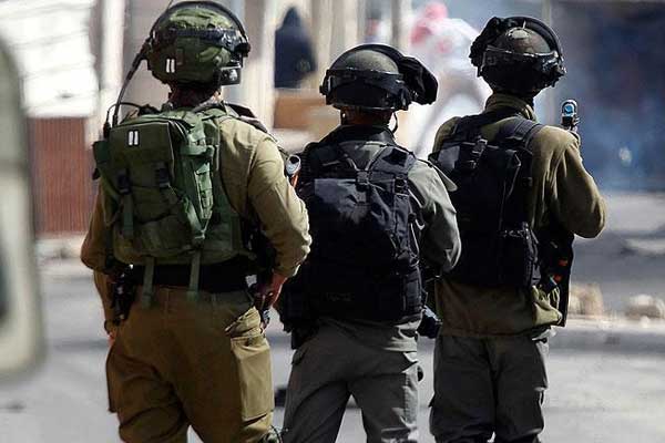 İsrail askerleri 8 Filistinliyi gözaltına aldı