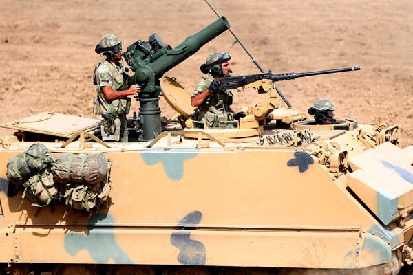 Sınırda tatbikat sürüyor