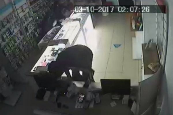 Kocaeli'de 30 saniyede 50 bin liralık hırsızlık