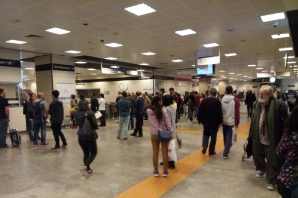 Marmaray seferleri kontrollü şekilde devam ediyor