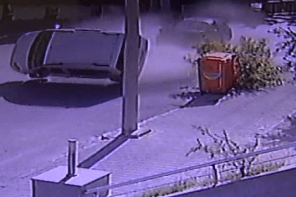 Öğrencileri taşıyan araç kaza yaptı: 12 kişi yaralandı