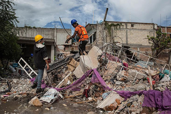 Meksika depreminde ölenleri sayısı 366'ya yükseldi