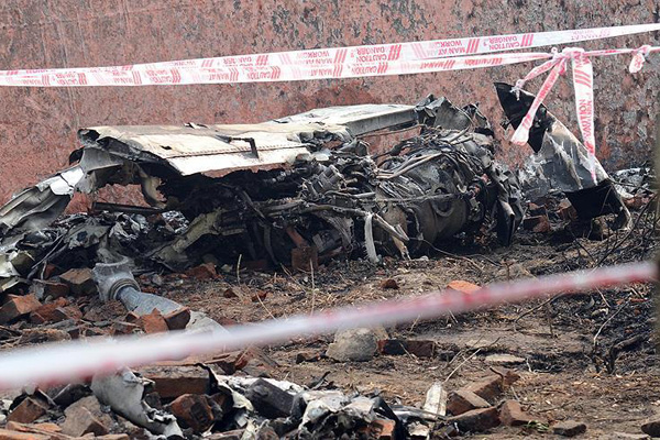 Kazakistan'da ambulans uçak düştü: 5 ölü