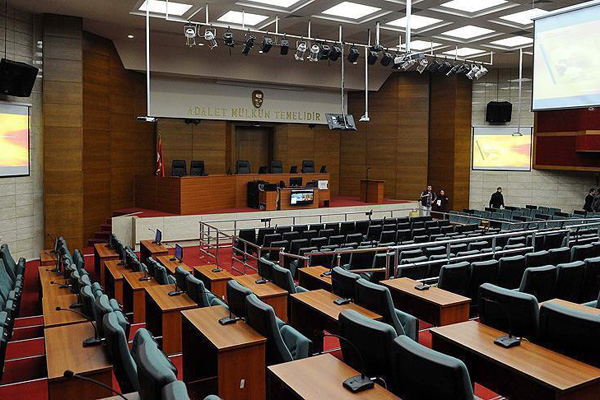 FETÖ'nün TSK yapılanmasında 7 tutuklama