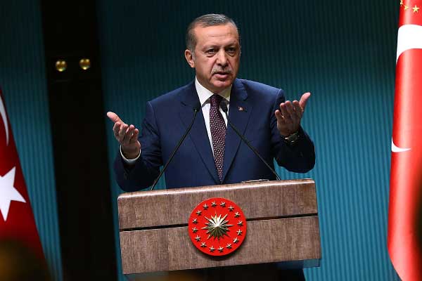 Erdoğan'dan Alevilere vekil sözü