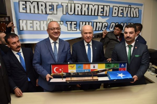 Bahçeli'ye ilginç hediye !