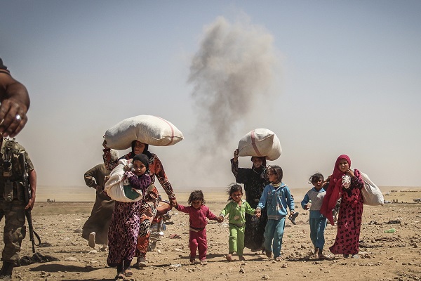 Deyri Zor’da 380 bin sivil mülteci durumuna düştü