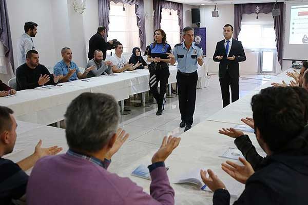 Emniyet personeline işaret dili eğitimi