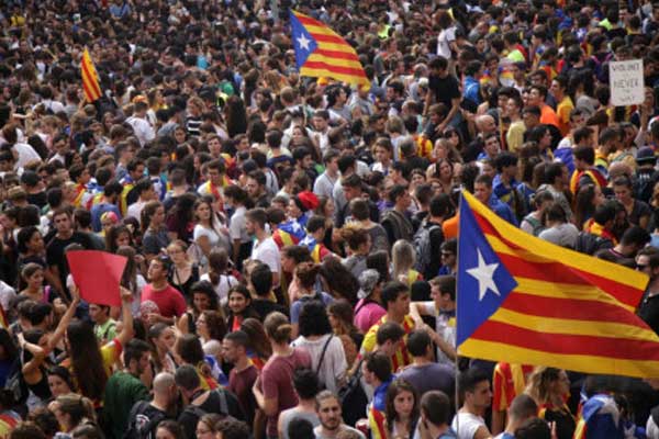 İspanya'dan yeni hamle! Katalonya'nın 'bağımsızlık oturumu' iptal!