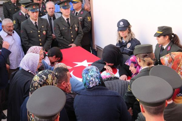Şehit uzman çavuş sonsuzluğa uğurlandı