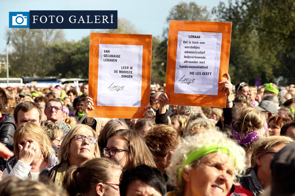 Hollanda'da öğretmenler greve gitti
