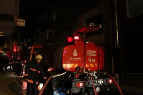 İstanbul'da yangında aynı aileden 3 kişi yaralandı