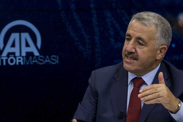 Bakan Arslan, 3. Havalimanı için tarih verdi