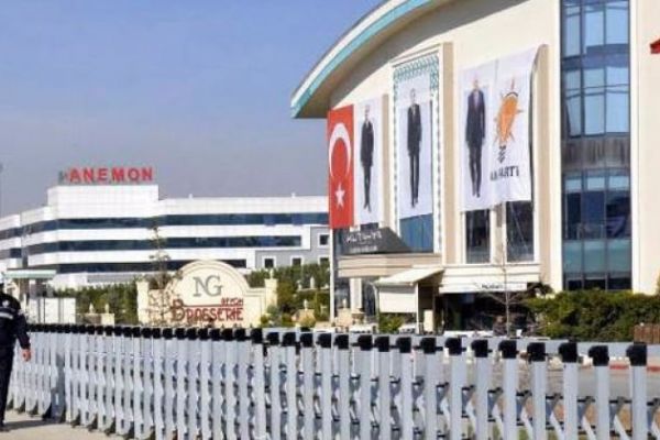 Kampı’nda çok sıkı güvenlik! Herkes çip takacak