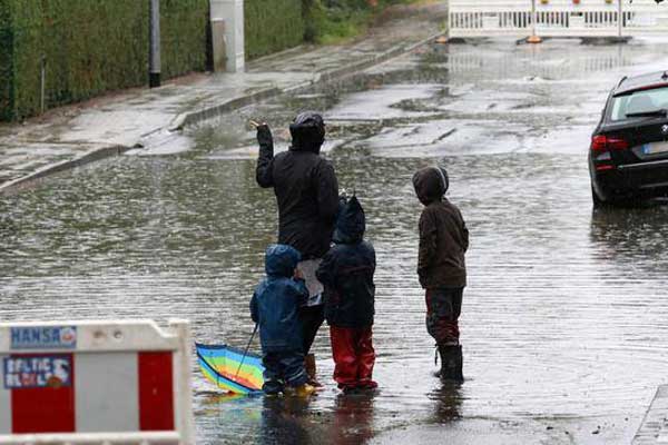 Almanya'yı fırtına vurdu! Çok sayıda ölü var