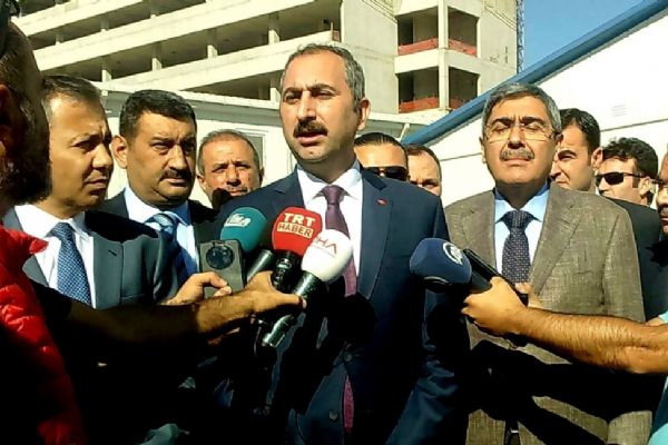 Adalet Bakanı Abdulhamit Gül'den personel müjdesi