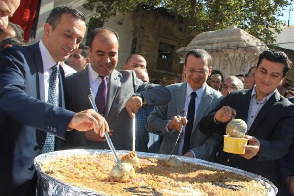 Şanlıurfa'da 25 bin kişiye Aşure ikramı