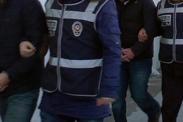 TSK'da FETÖ operasyonu: 21 gözaltı