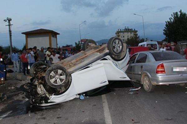 Antalya'da zincirleme trafik kazası: 7 kişi yaralandı
