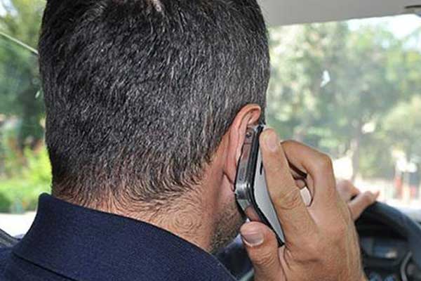 Cep telefonu aracınızı 'yoldan çıkarıyor'