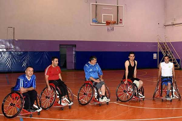 Erdoğan engelli basketbolcuların hayalini gerçekleştirdi
