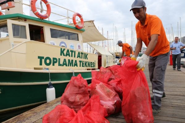 Tatilcilerden geriye 170 çuval çöp kaldı