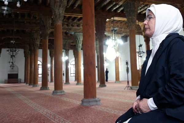 Emine Erdoğan, restorasyon çalışmalarını inceledi